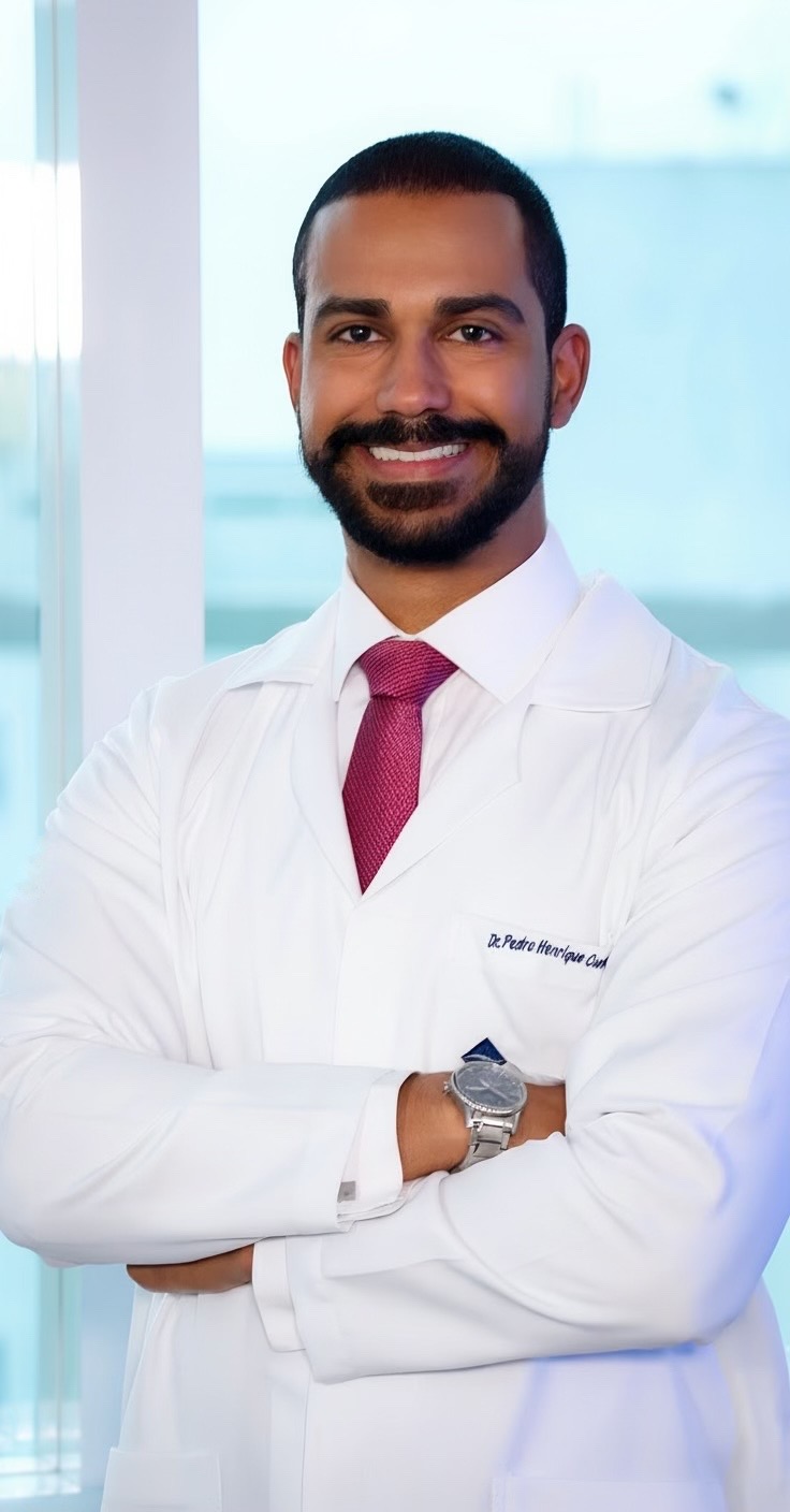 Dr. Pedro Henrique Cunha no consultório